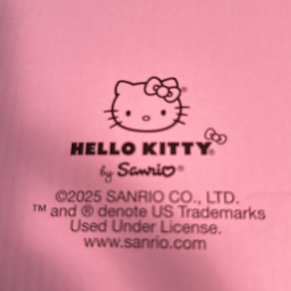 Hello Kitty NWT Pink & Black Large Hello Kitty Bow Wall Clock - Picture 5 of 5